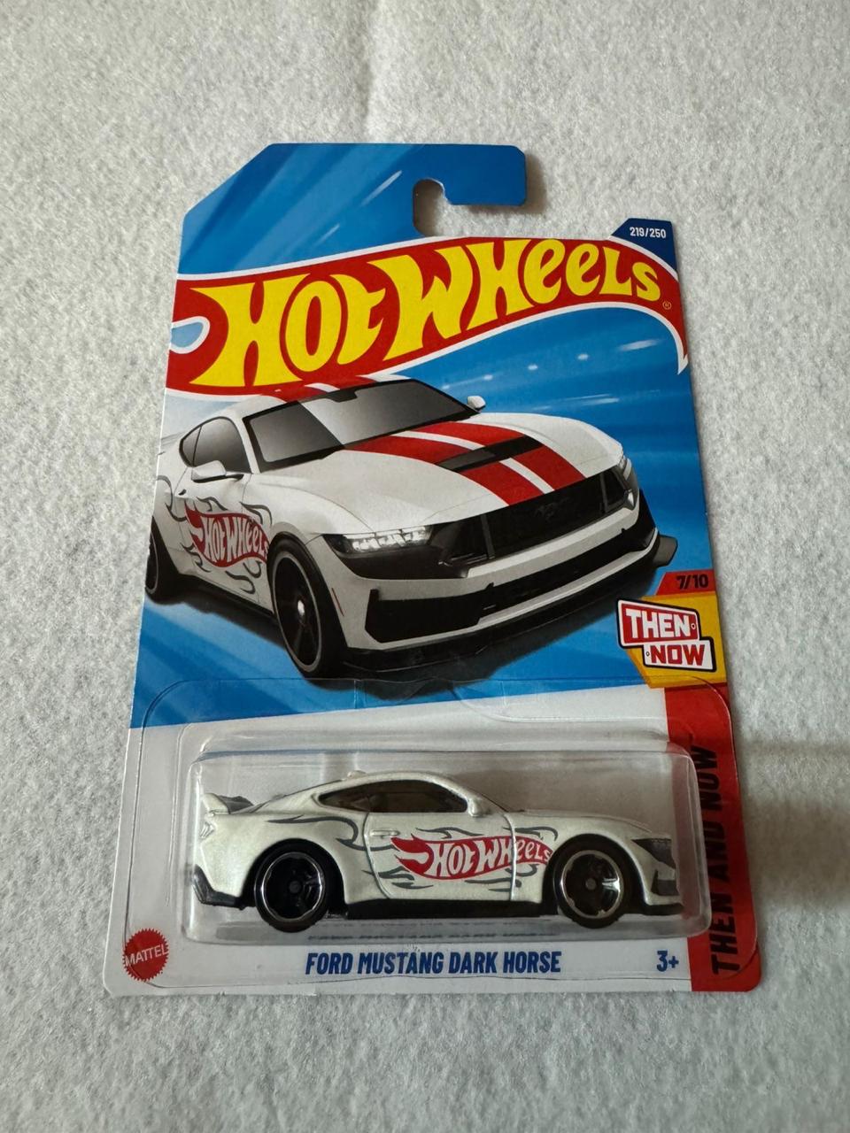 Ford Mustang Dark Horse